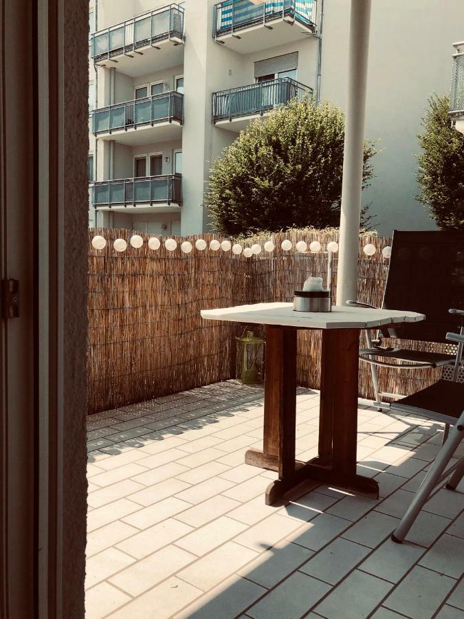 Parkplatz Und Balkon - Burberg'S Heimathafen In Wiesbaden Exterior photo